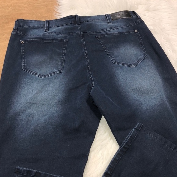 Tahari plus size waist 42 dark wash blue jeans - Picture 8 of 9